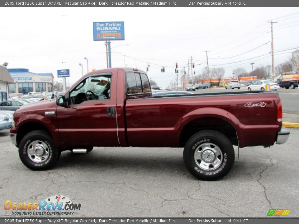 2005 Ford F250 Super Duty XLT Regular Cab 4x4 Dark Toreador Red Metallic / Medium Flint Photo #10