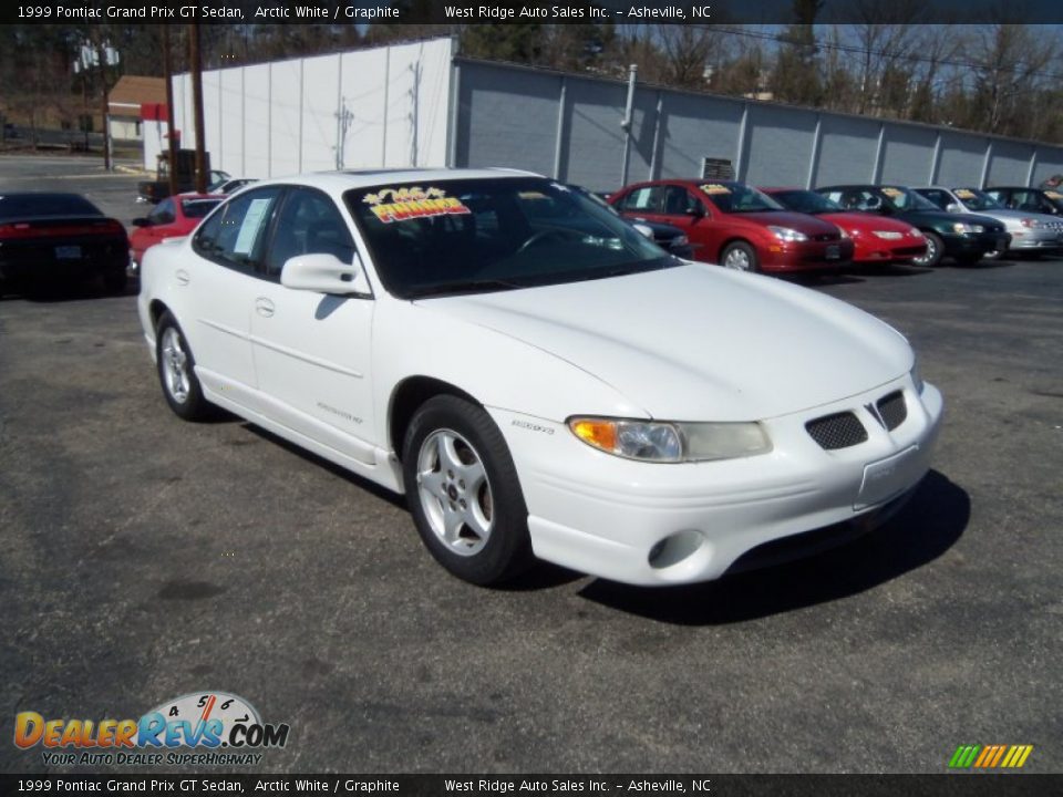 1999 Pontiac Grand Prix GT Sedan Arctic White / Graphite Photo #1
