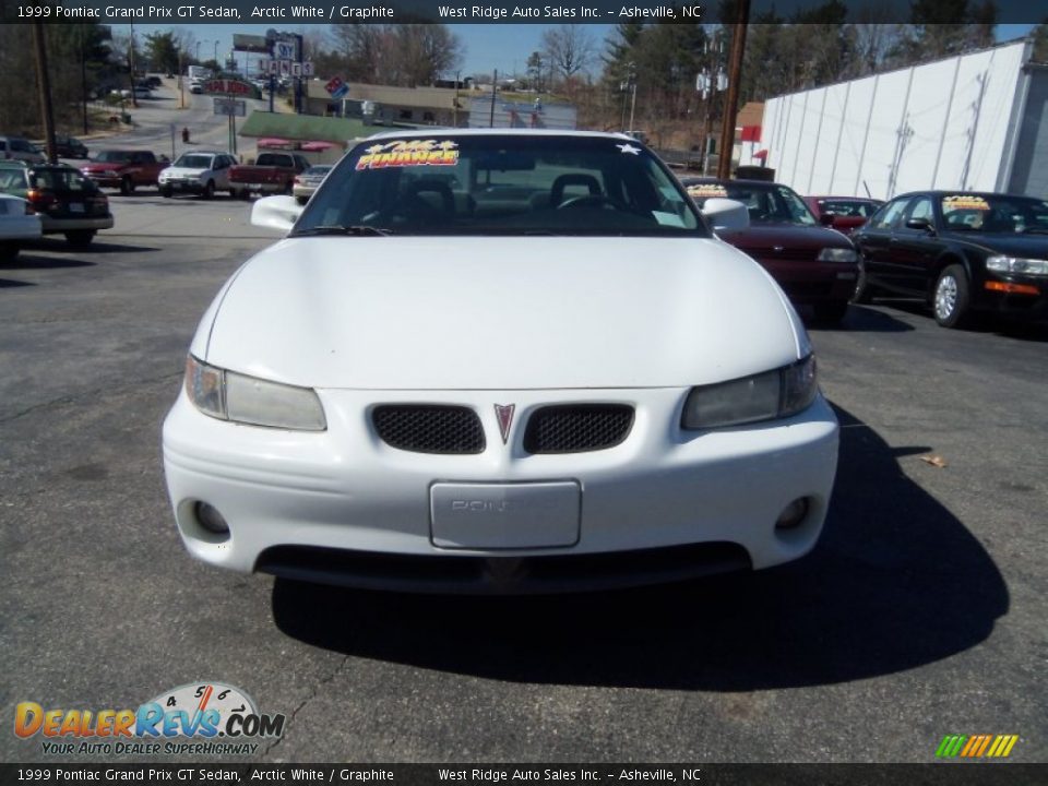 1999 Pontiac Grand Prix GT Sedan Arctic White / Graphite Photo #2