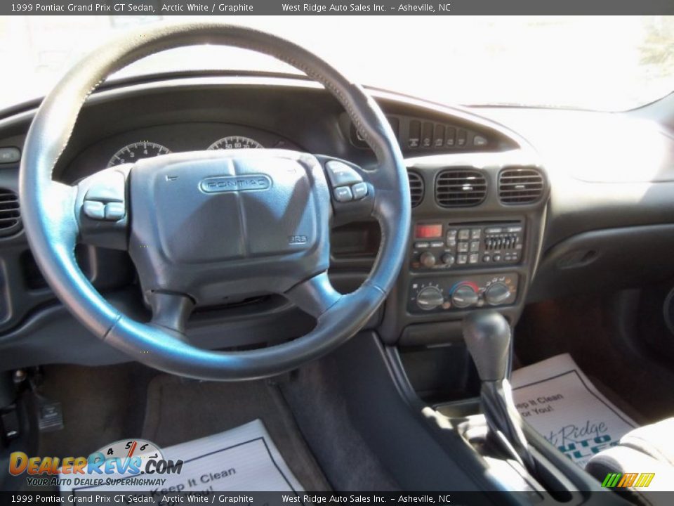 1999 Pontiac Grand Prix GT Sedan Arctic White / Graphite Photo #11