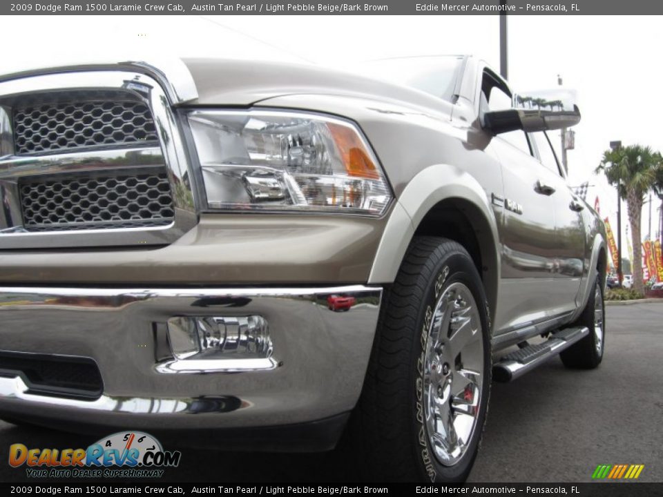 2009 Dodge Ram 1500 Laramie Crew Cab Austin Tan Pearl / Light Pebble Beige/Bark Brown Photo #10