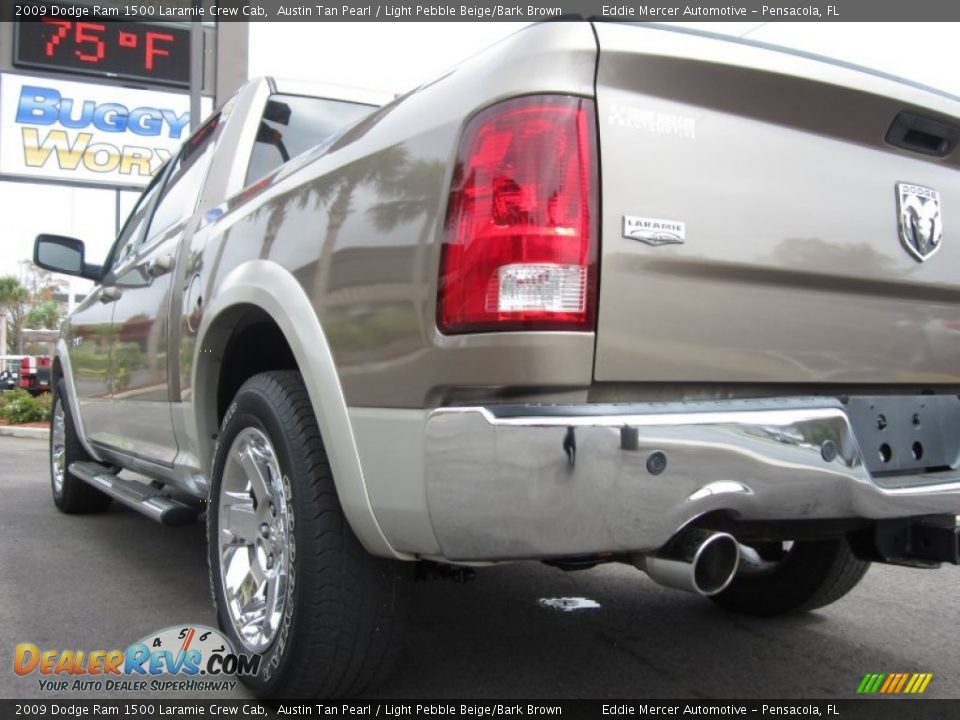 2009 Dodge Ram 1500 Laramie Crew Cab Austin Tan Pearl / Light Pebble Beige/Bark Brown Photo #12