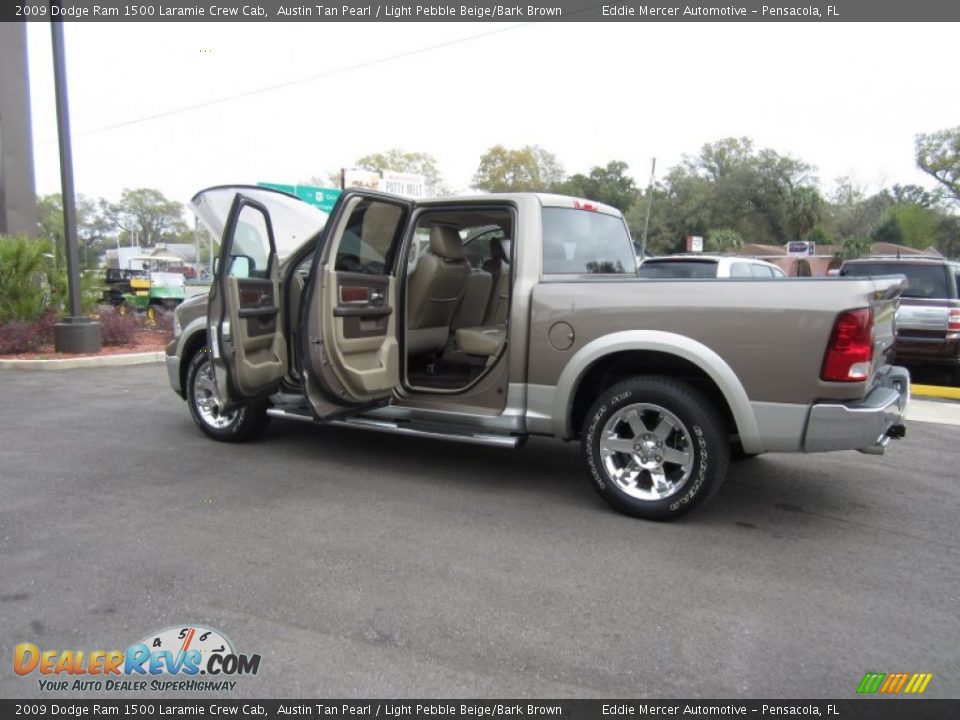 2009 Dodge Ram 1500 Laramie Crew Cab Austin Tan Pearl / Light Pebble Beige/Bark Brown Photo #14