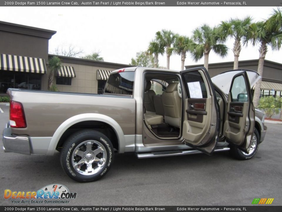 2009 Dodge Ram 1500 Laramie Crew Cab Austin Tan Pearl / Light Pebble Beige/Bark Brown Photo #16