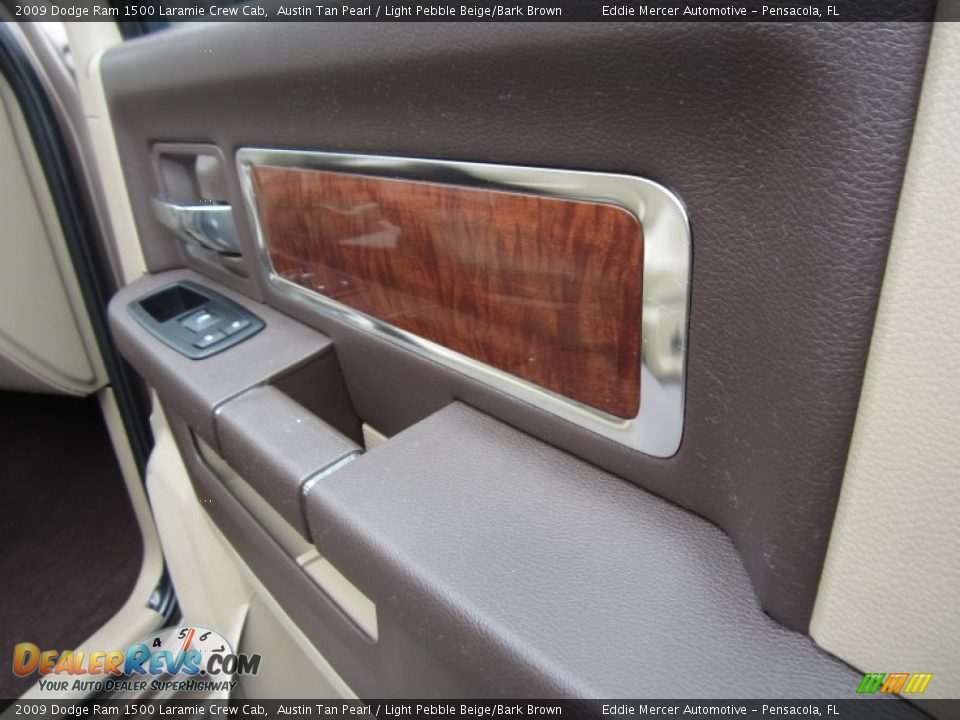 2009 Dodge Ram 1500 Laramie Crew Cab Austin Tan Pearl / Light Pebble Beige/Bark Brown Photo #22