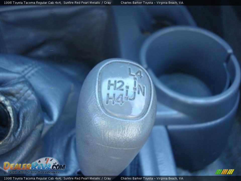 1998 Toyota Tacoma Regular Cab 4x4 Sunfire Red Pearl Metallic / Gray Photo #17