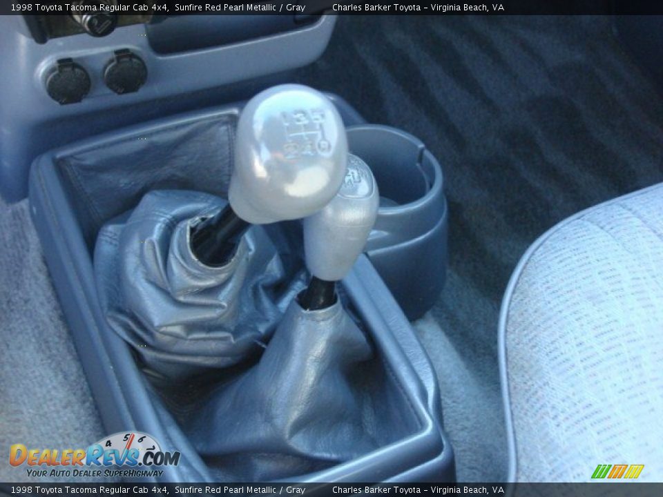1998 Toyota Tacoma Regular Cab 4x4 Shifter Photo #18