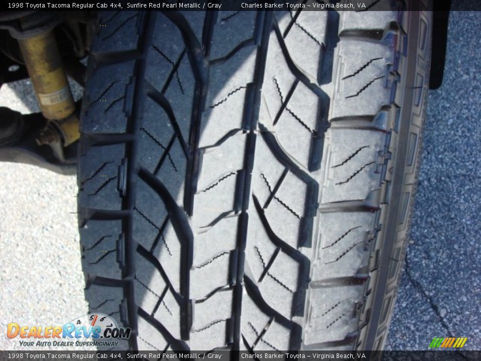 1998 Toyota Tacoma Regular Cab 4x4 Sunfire Red Pearl Metallic / Gray Photo #21