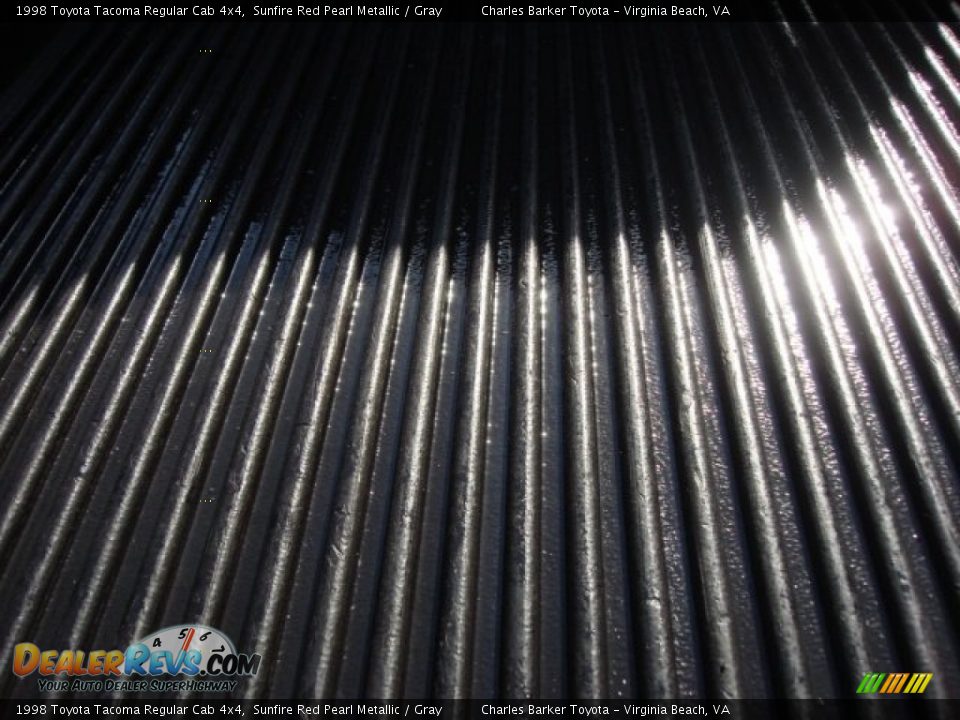 1998 Toyota Tacoma Regular Cab 4x4 Sunfire Red Pearl Metallic / Gray Photo #23