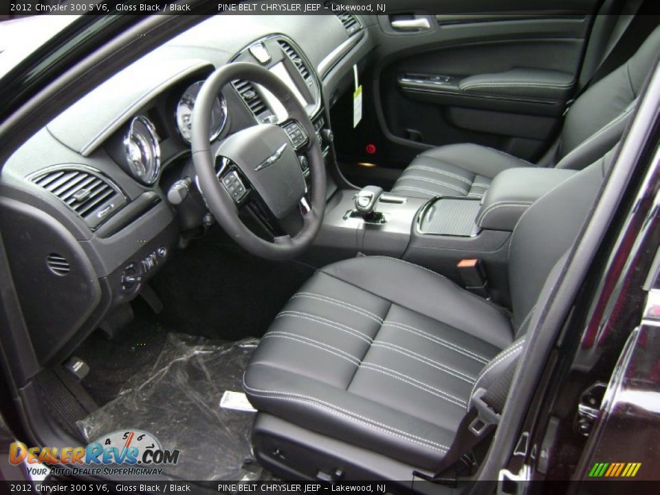 Black Interior 2012 Chrysler 300 S V6 Photo 2