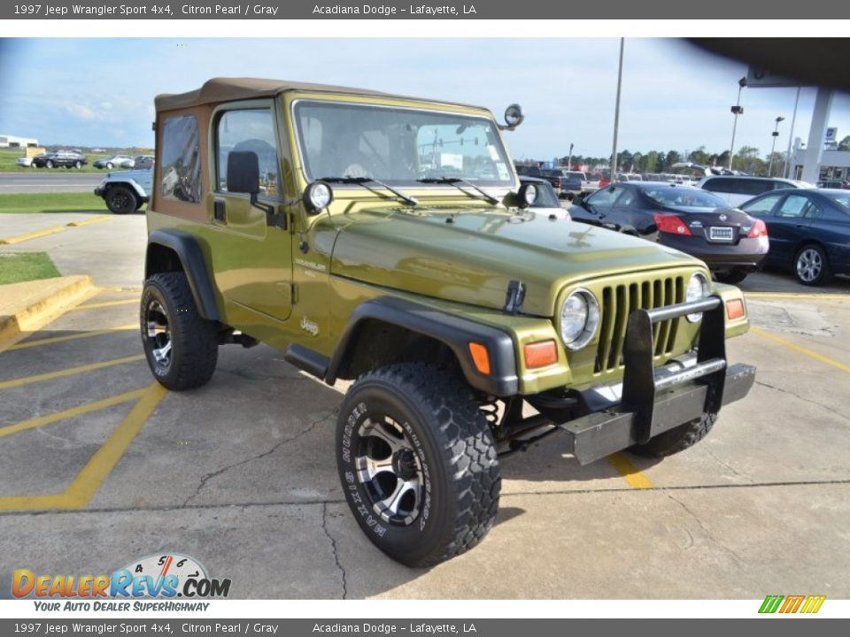 Front 3/4 View of 1997 Jeep Wrangler Sport 4x4 Photo #8