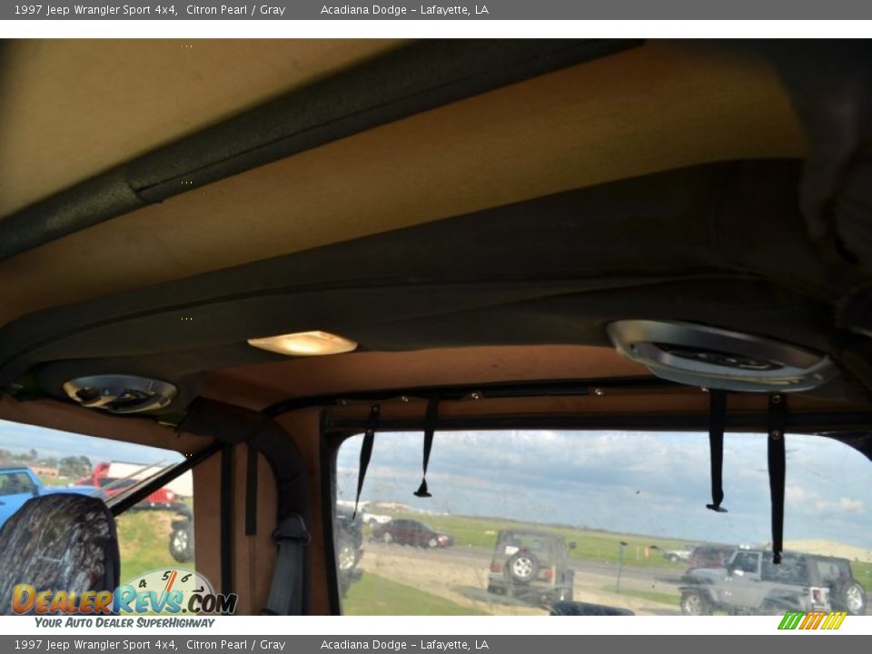 1997 Jeep Wrangler Sport 4x4 Citron Pearl / Gray Photo #16