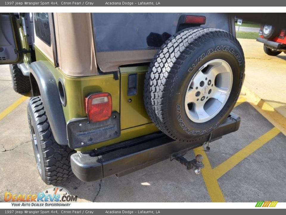 1997 Jeep Wrangler Sport 4x4 Citron Pearl / Gray Photo #17