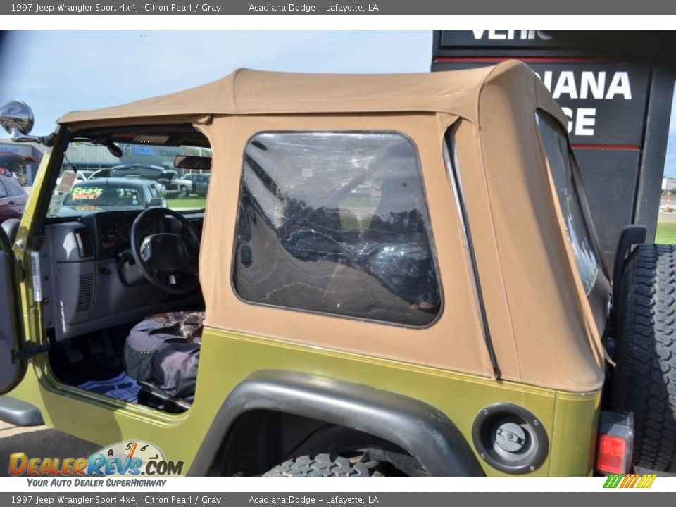 1997 Jeep Wrangler Sport 4x4 Citron Pearl / Gray Photo #18