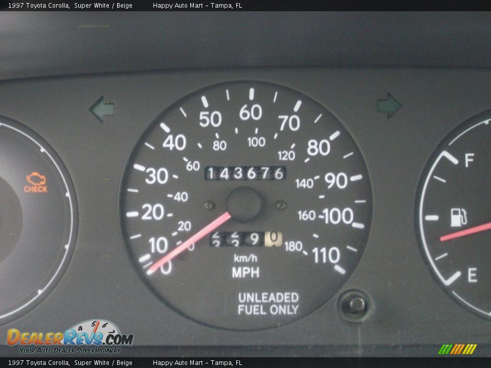 1997 Toyota Corolla Super White / Beige Photo #13