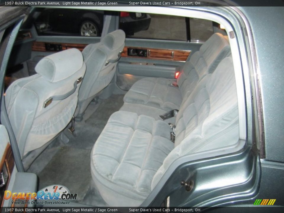 Rear Seat of 1987 Buick Electra Park Avenue Photo #14