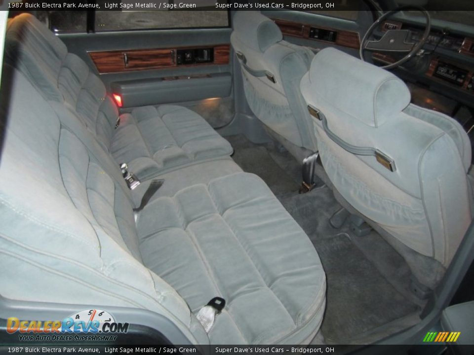 Rear Seat of 1987 Buick Electra Park Avenue Photo #16