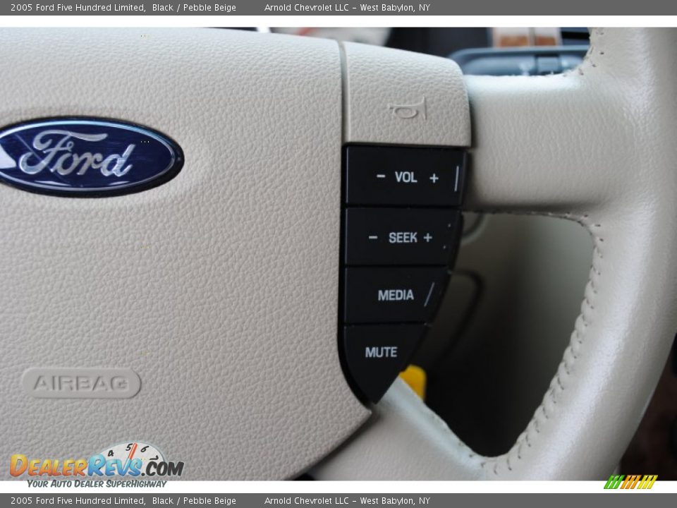Controls of 2005 Ford Five Hundred Limited Photo #14