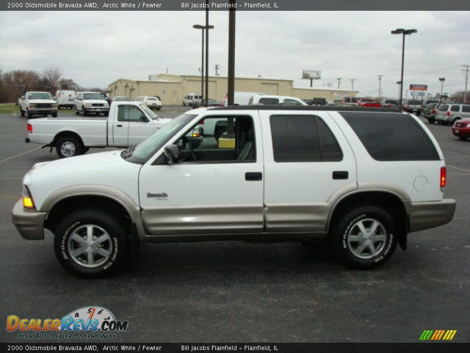 2000 Oldsmobile Bravada AWD Arctic White / Pewter Photo #1
