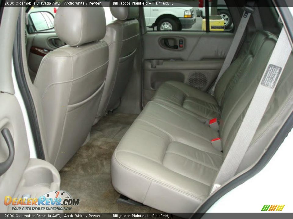 2000 Oldsmobile Bravada AWD Arctic White / Pewter Photo #9