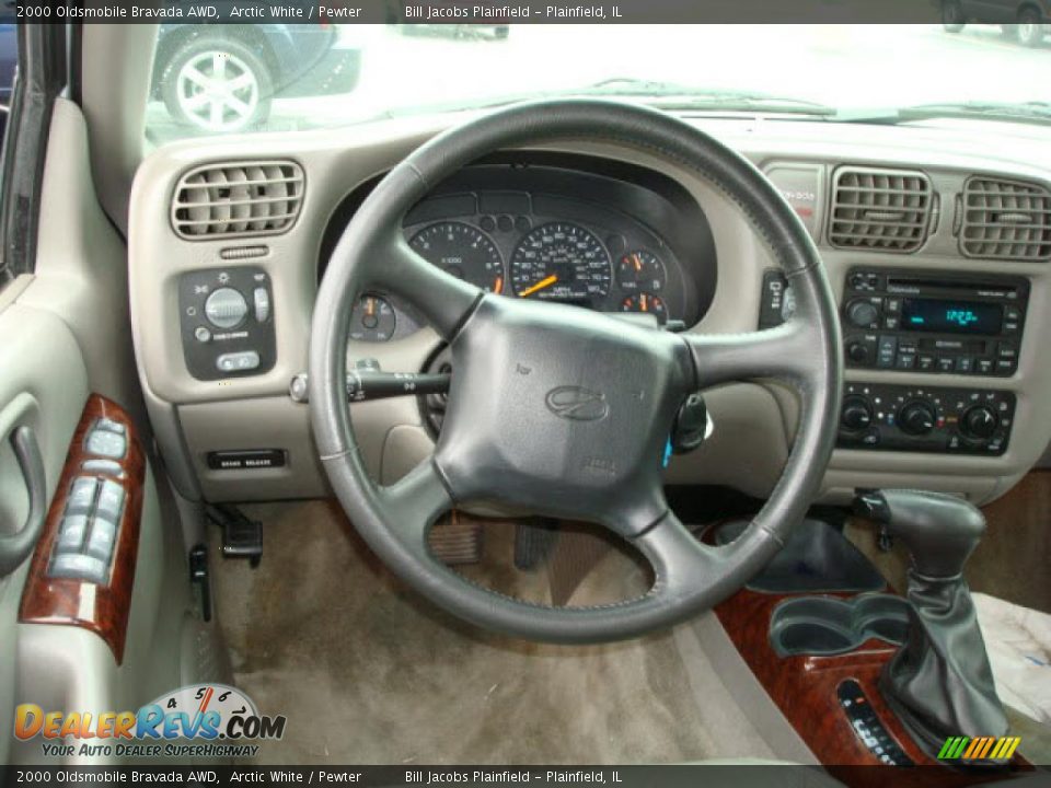2000 Oldsmobile Bravada AWD Arctic White / Pewter Photo #10