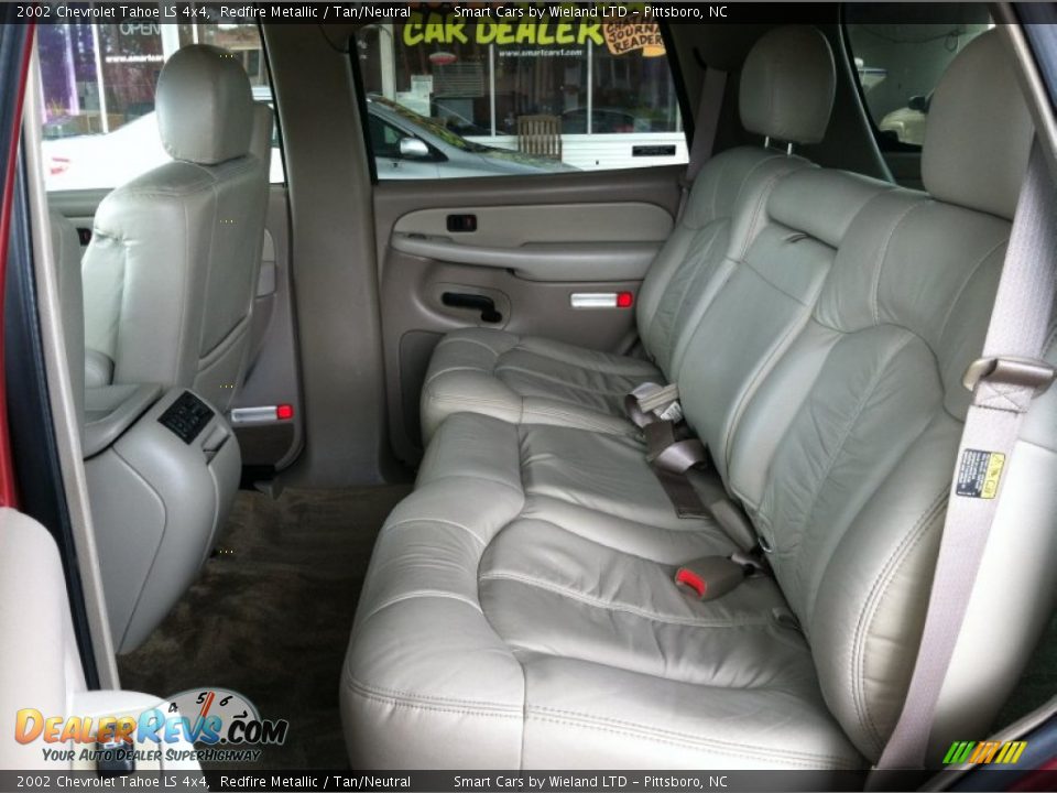 2002 Chevrolet Tahoe LS 4x4 Redfire Metallic / Tan/Neutral Photo #16