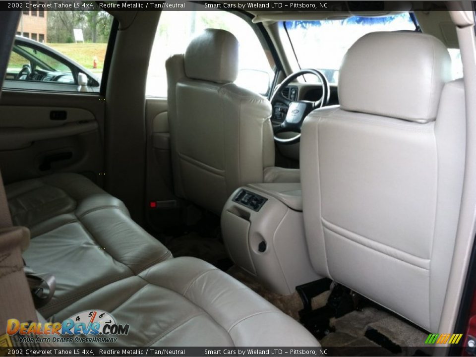 2002 Chevrolet Tahoe LS 4x4 Redfire Metallic / Tan/Neutral Photo #17