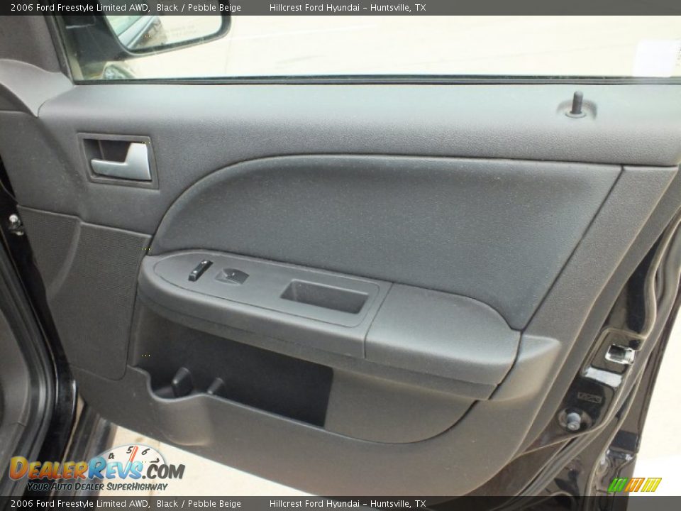 2006 Ford Freestyle Limited AWD Black / Pebble Beige Photo #17