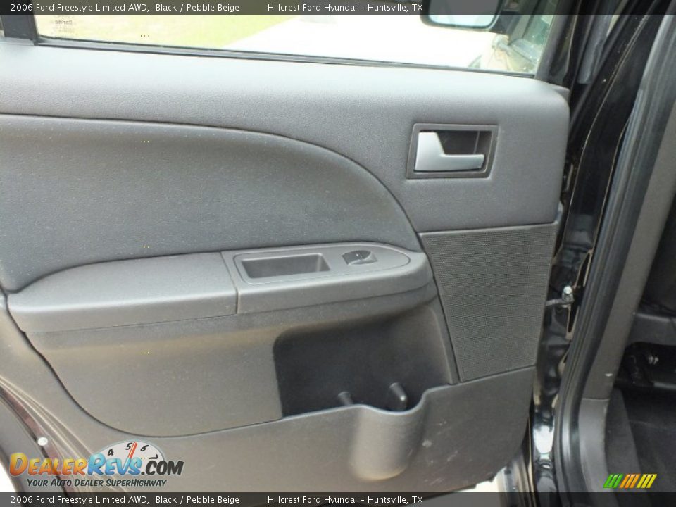2006 Ford Freestyle Limited AWD Black / Pebble Beige Photo #18