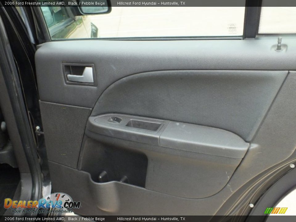 2006 Ford Freestyle Limited AWD Black / Pebble Beige Photo #19