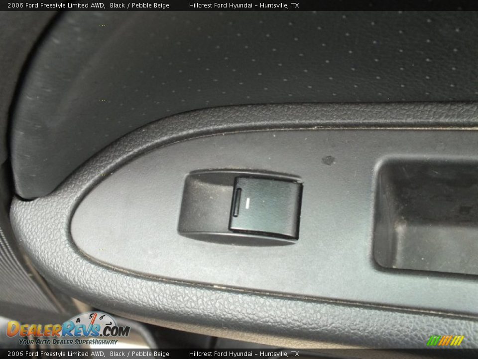 2006 Ford Freestyle Limited AWD Black / Pebble Beige Photo #24