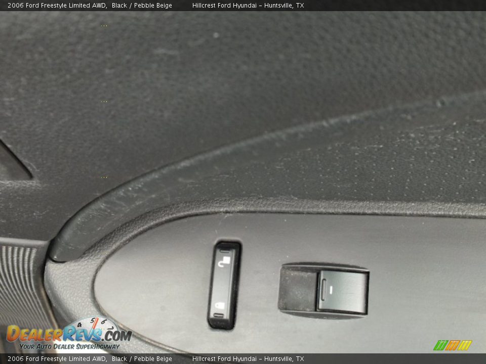 2006 Ford Freestyle Limited AWD Black / Pebble Beige Photo #25