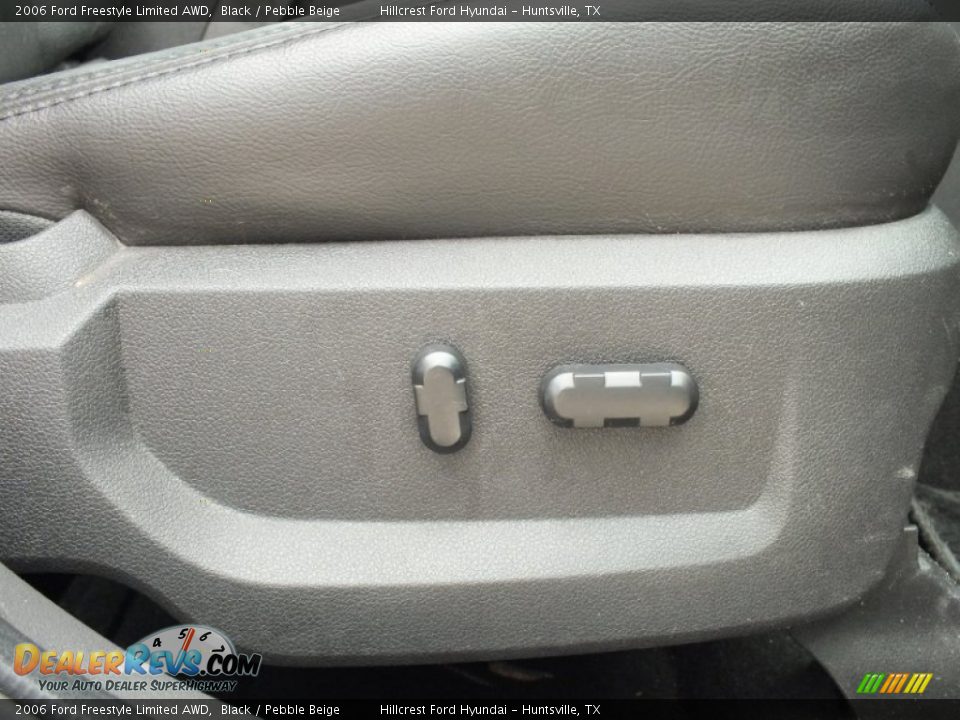 2006 Ford Freestyle Limited AWD Black / Pebble Beige Photo #31