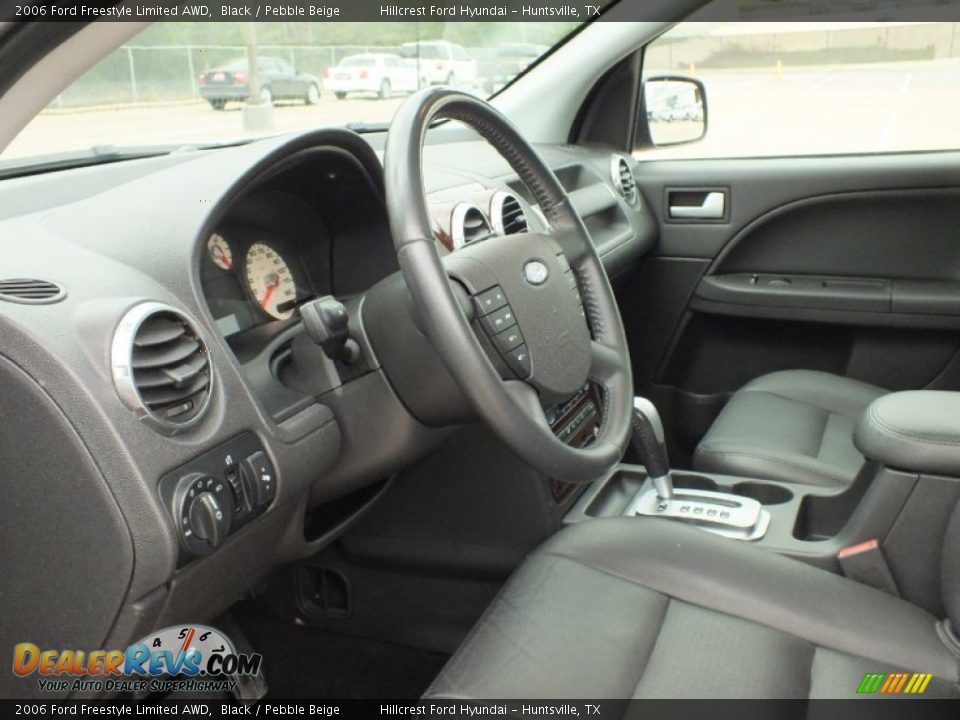 2006 Ford Freestyle Limited AWD Black / Pebble Beige Photo #32