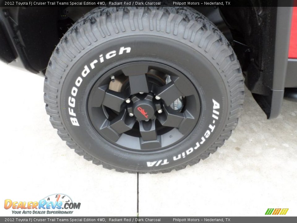 2012 Toyota FJ Cruiser Trail Teams Special Edition 4WD Radiant Red / Dark Charcoal Photo #11