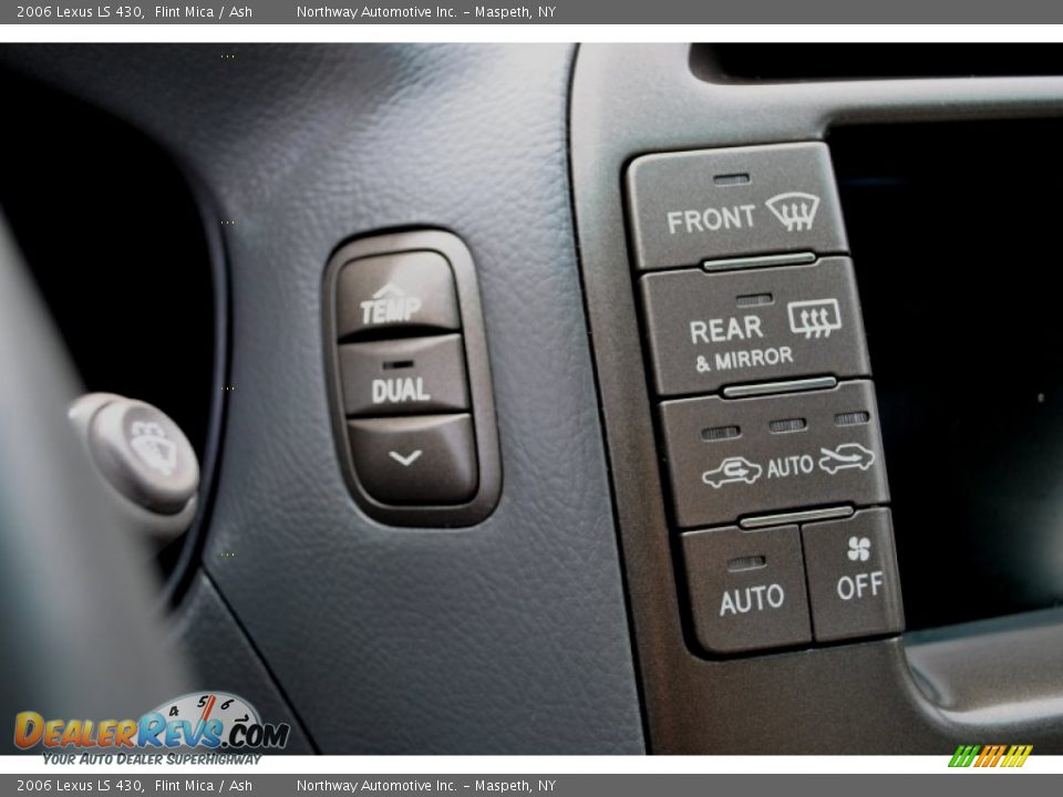 Controls of 2006 Lexus LS 430 Photo #8