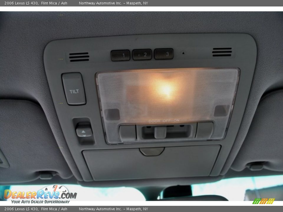 Controls of 2006 Lexus LS 430 Photo #15