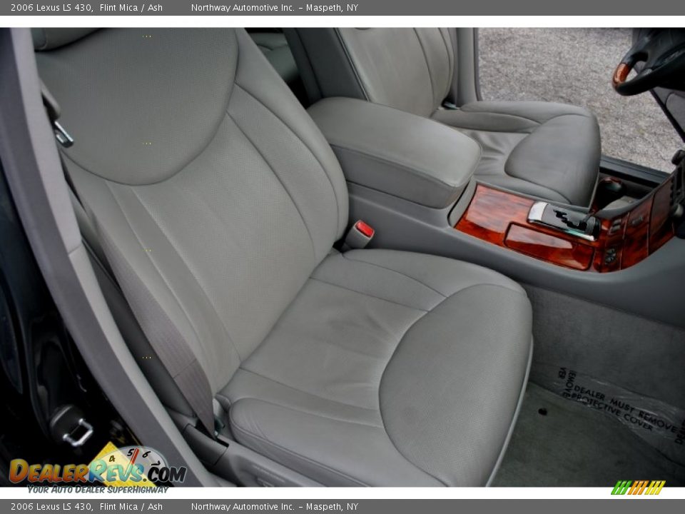 Front Seat of 2006 Lexus LS 430 Photo #20