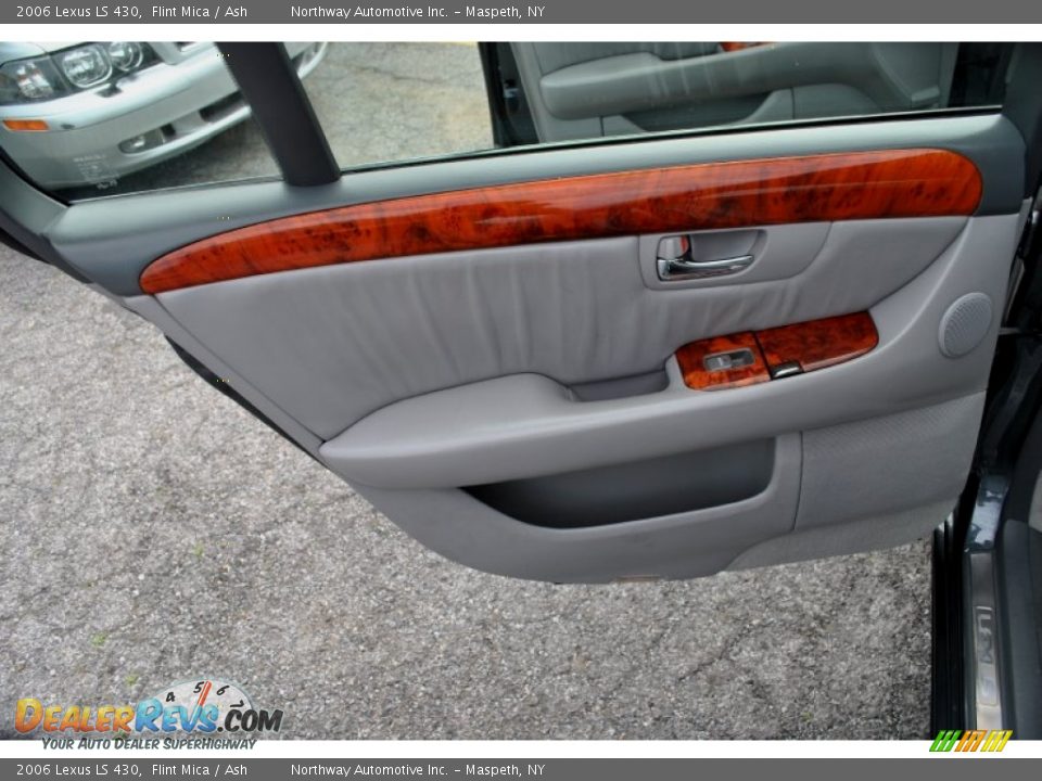 Door Panel of 2006 Lexus LS 430 Photo #24