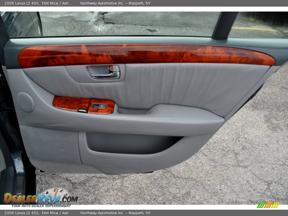 Door Panel of 2006 Lexus LS 430 Photo #25