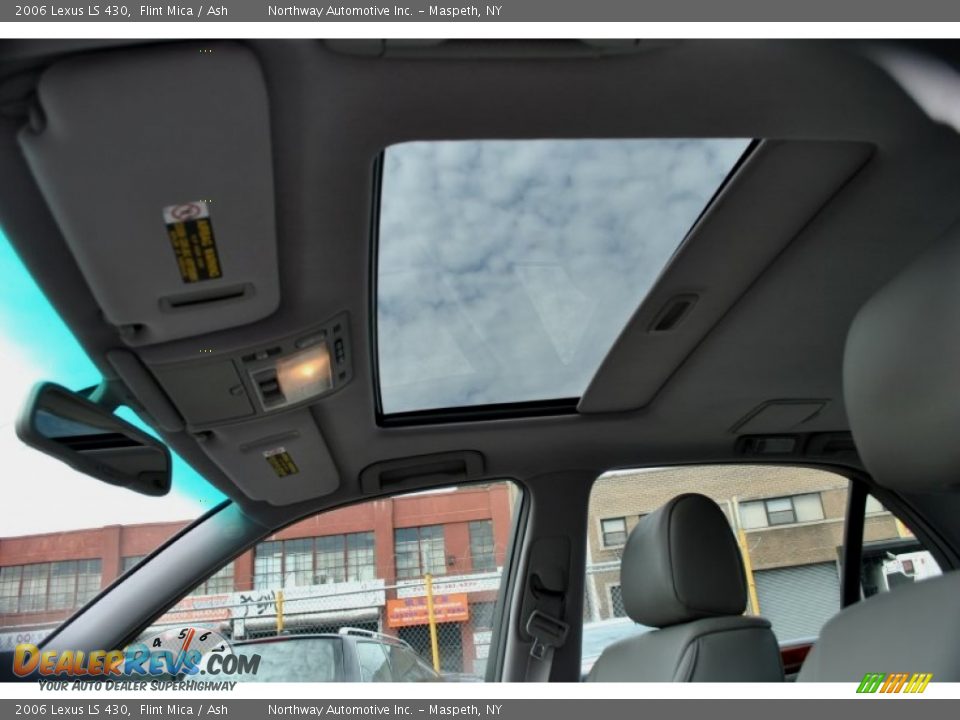 Sunroof of 2006 Lexus LS 430 Photo #31