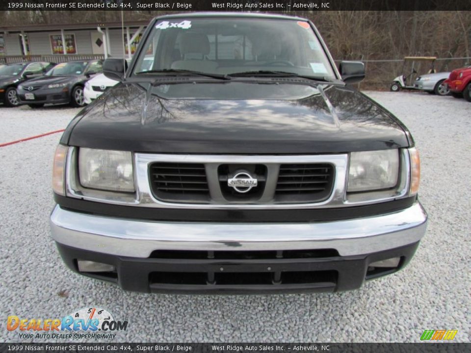 1999 Nissan Frontier SE Extended Cab 4x4 Super Black / Beige Photo #13