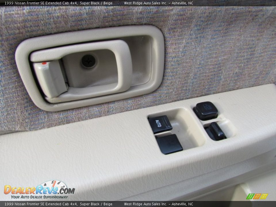 1999 Nissan Frontier SE Extended Cab 4x4 Super Black / Beige Photo #19