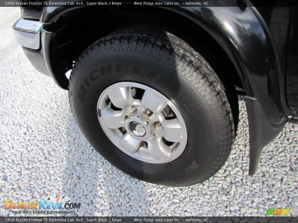 1999 Nissan Frontier SE Extended Cab 4x4 Super Black / Beige Photo #28