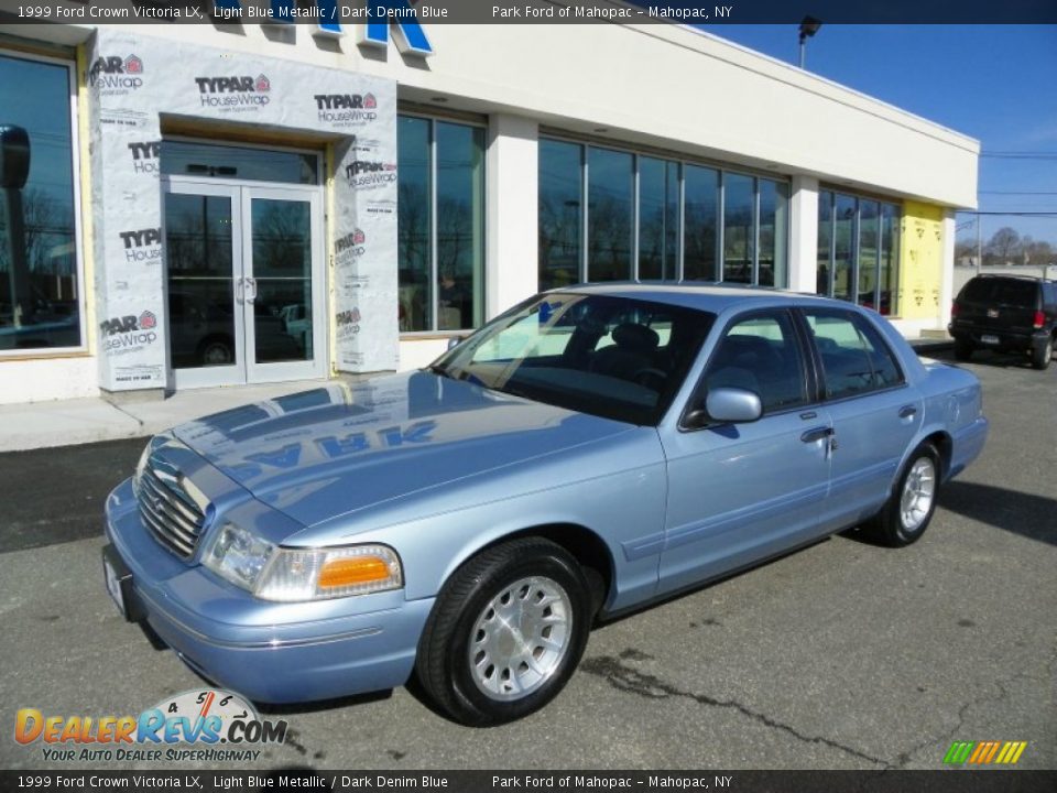 Front 3/4 View of 1999 Ford Crown Victoria LX Photo #1