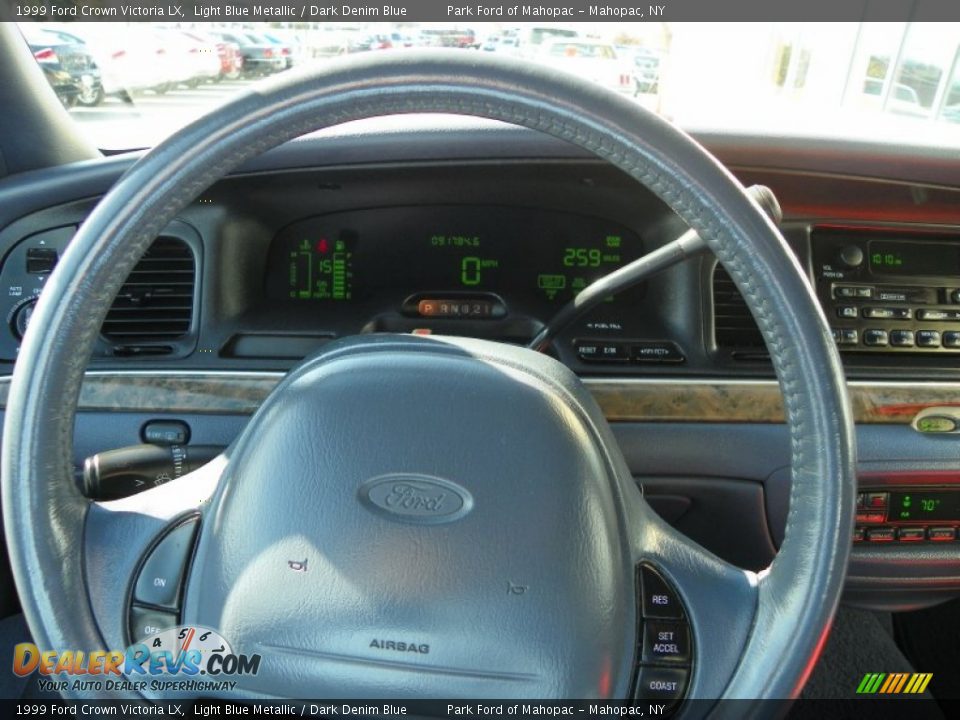 1999 Ford Crown Victoria LX Light Blue Metallic / Dark Denim Blue Photo #13