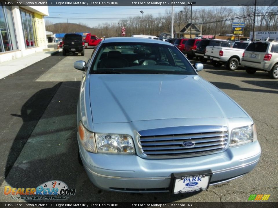 1999 Ford Crown Victoria LX Light Blue Metallic / Dark Denim Blue Photo #16