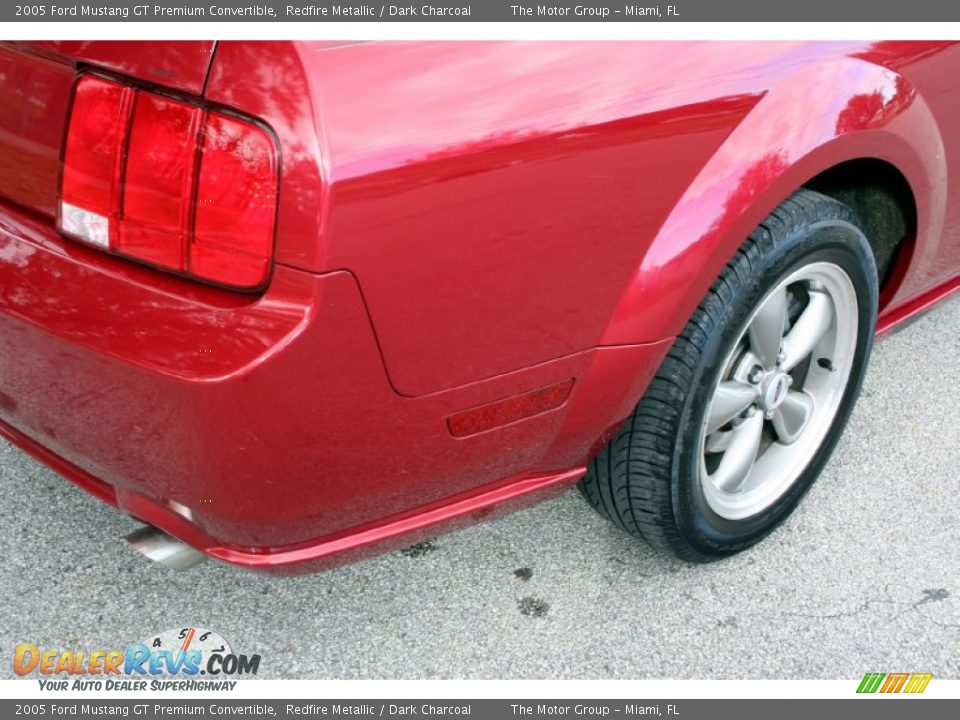 2005 Ford Mustang GT Premium Convertible Redfire Metallic / Dark Charcoal Photo #28
