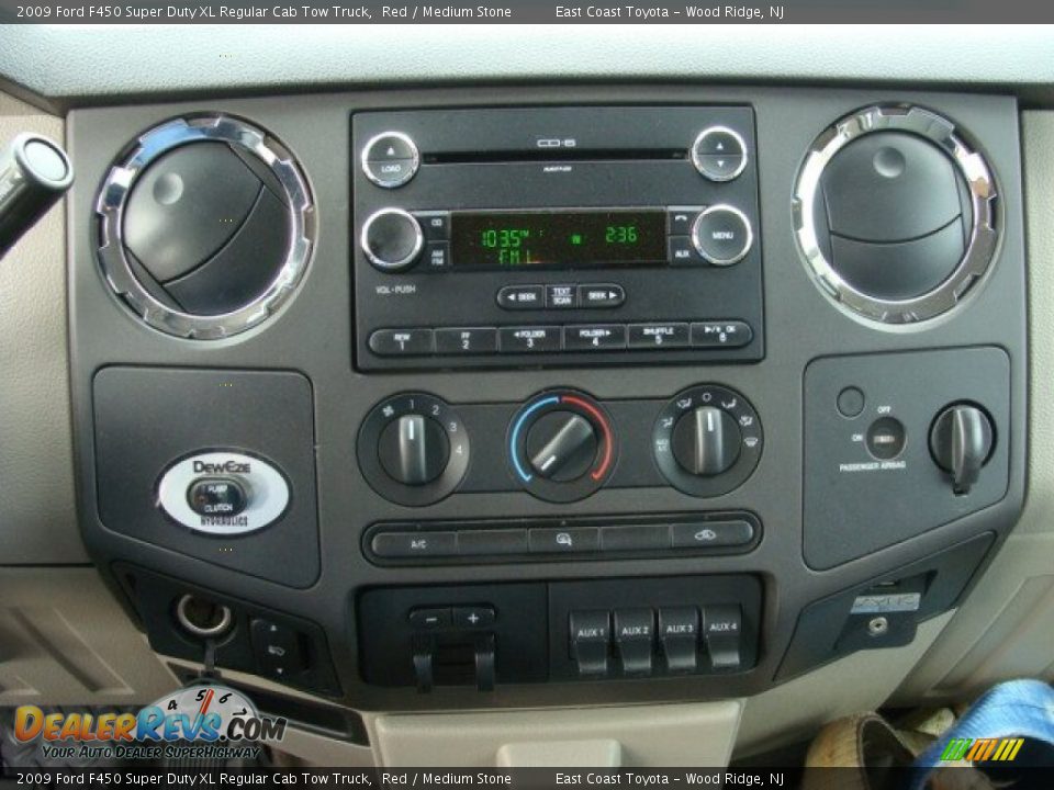 Controls of 2009 Ford F450 Super Duty XL Regular Cab Tow Truck Photo #14