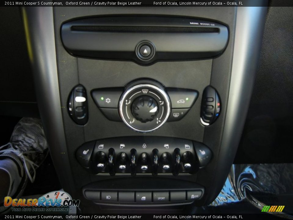 Controls of 2011 Mini Cooper S Countryman Photo #23
